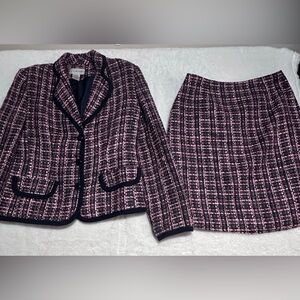 Vtg J.G. Hook Pink & Purple Tweed Skirt Suit Set size 4P
Petite 2pc